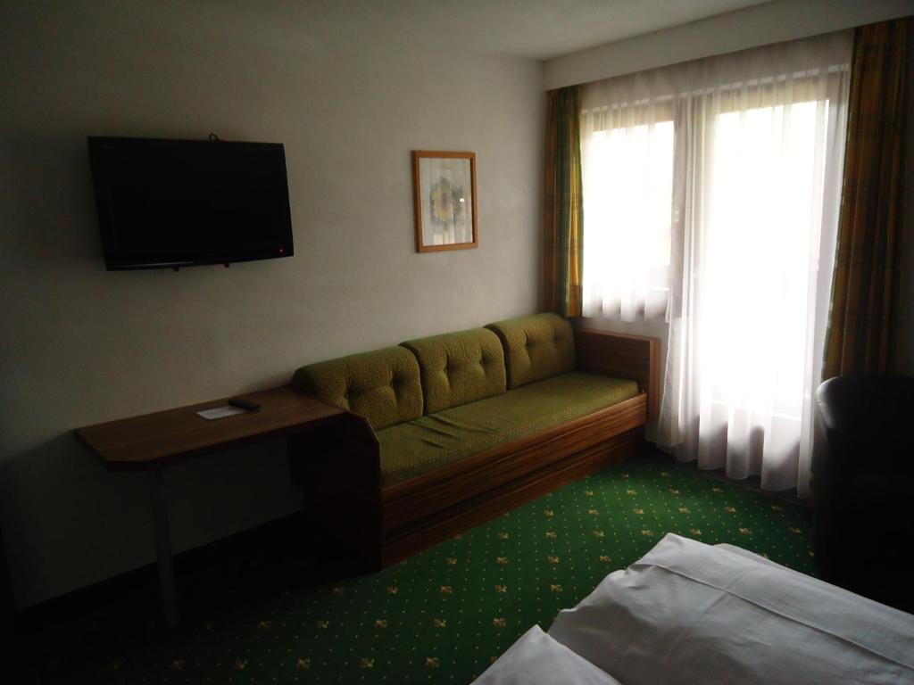 Hotel Dorfgasthof Schlösslstube Stuhlfelden Rum bild